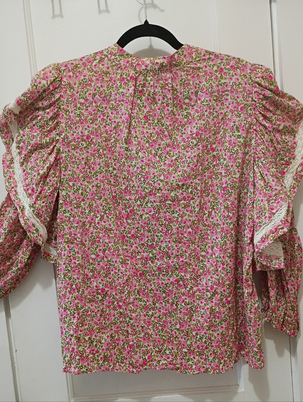 Peasant Top Pink & Cream Romantic Flowers Bohemian Ruffle White Lace Sleeves EUC